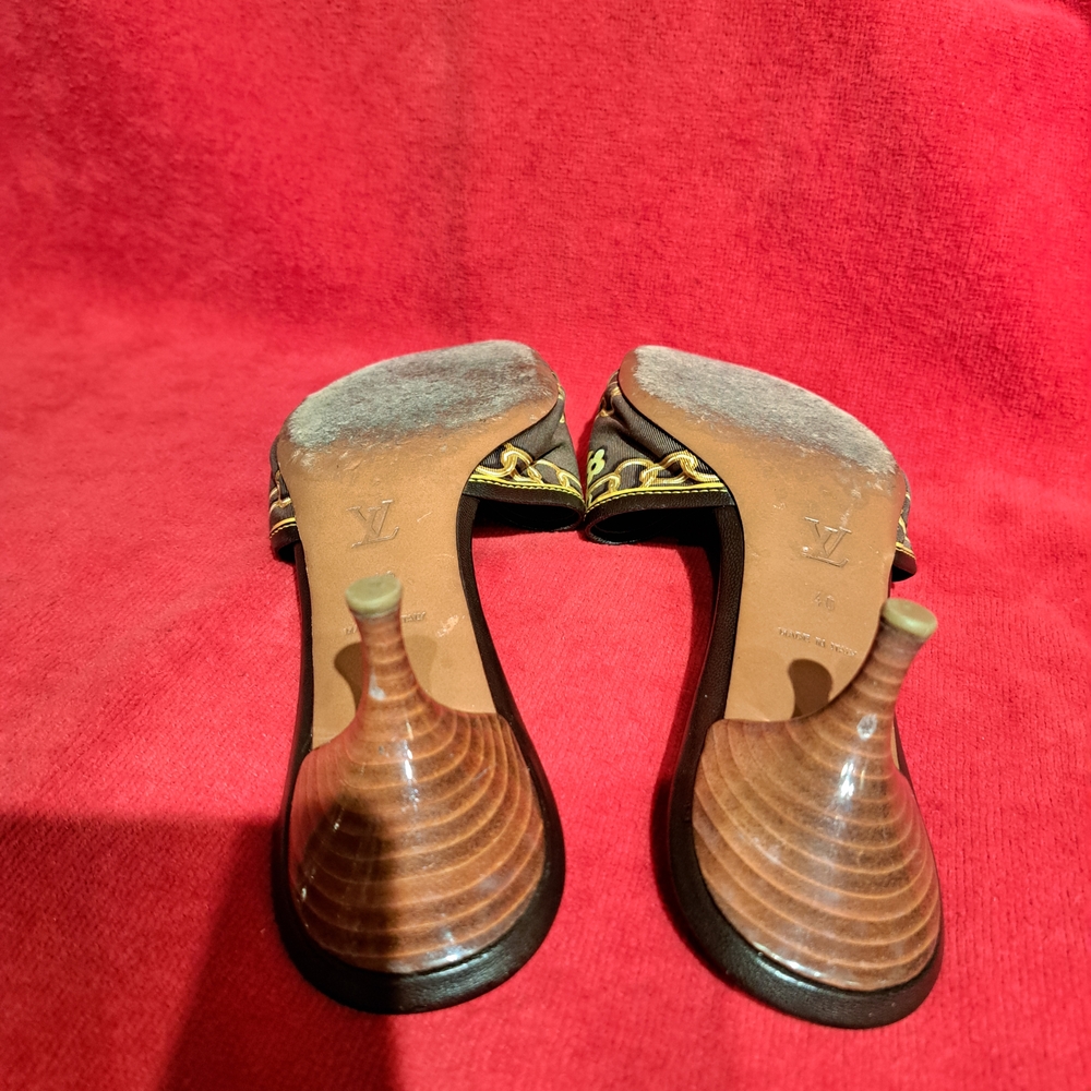 Louis Vuitton Black and Gold Sandals - Picture 5 of 6